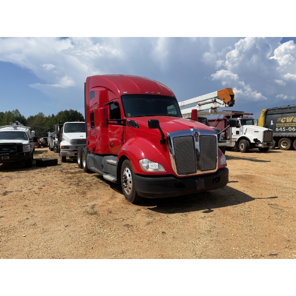 2019 KENWORTH T680 Sleeper Truck