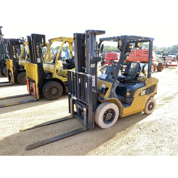 2018 CAT GP25N Forklift - Mast