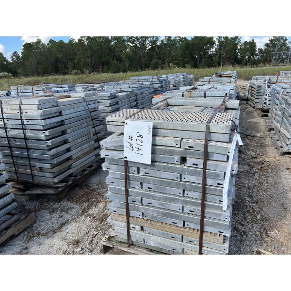 3'6" STAIR TREAD Aerial Work Platform