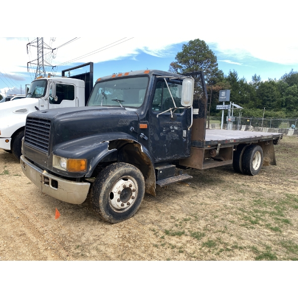 1996 INTERNATIONAL 4700 Flatbed Truck