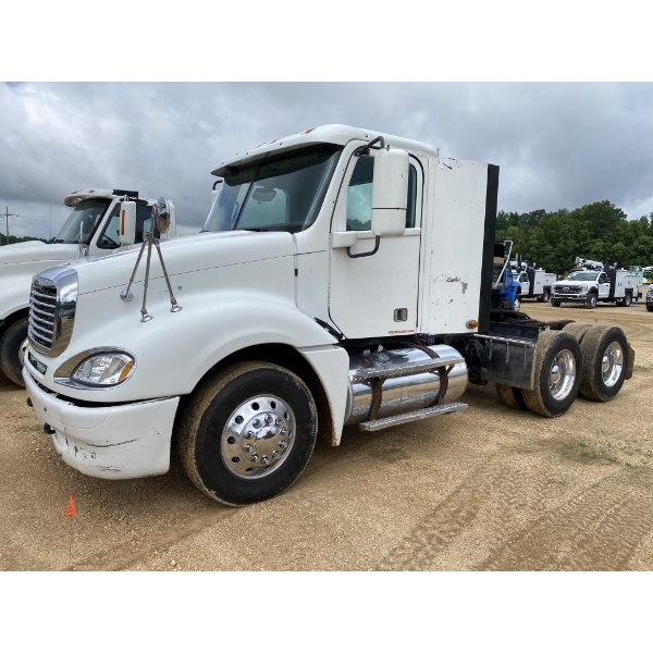 2014 FREIGHTLINER COLUMBIA Day Cab Truck