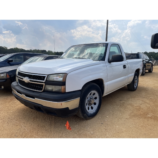 2007 CHEVROLET SILVERADO Pickup Truck