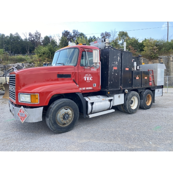 1996 MACK CH613 Fuel / Lube Truck