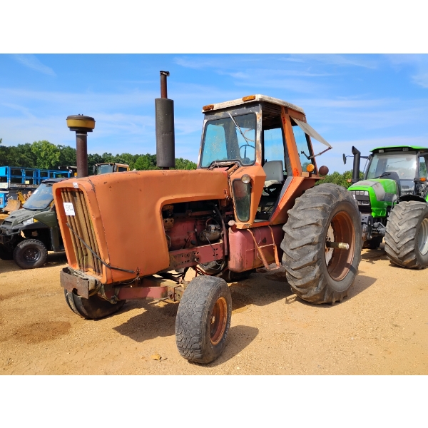ALLIS CHALMERS  Farm Tractor