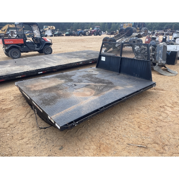 108" FLATBED W/HEADACHE RACK