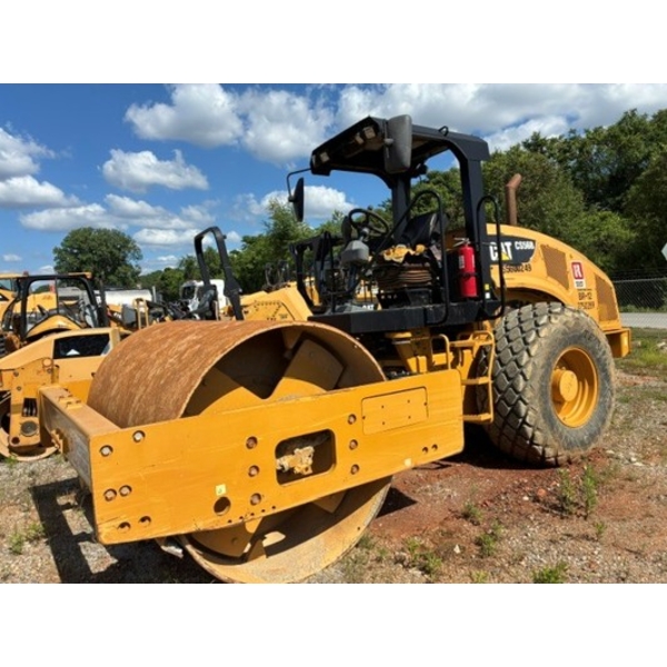 2016 CAT CS56B Roller