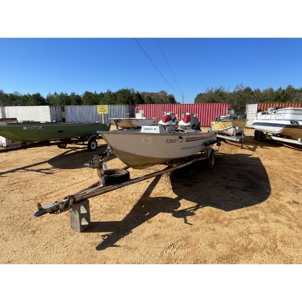 1985 LOWE LUNKER Boat