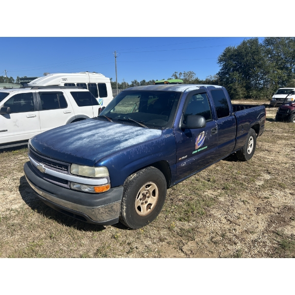 2000 CHEVROLET Silverado Pickup Truck