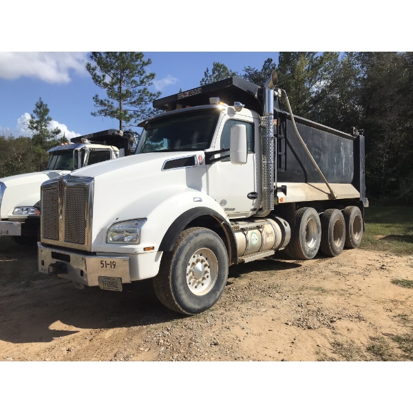 2019 KENWORTH T880 Dump Truck