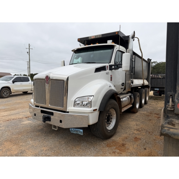 2025 KENWORTH T880 Dump Truck