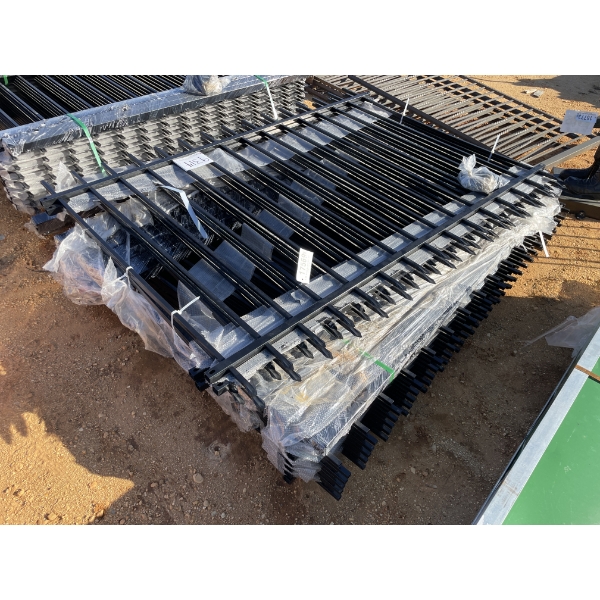 100' STEEL FENCING,  (14) 5'X7' STEEL PANELS, (14) STEEL POSTS, W/ALL HARDWARE, POWDER COATED