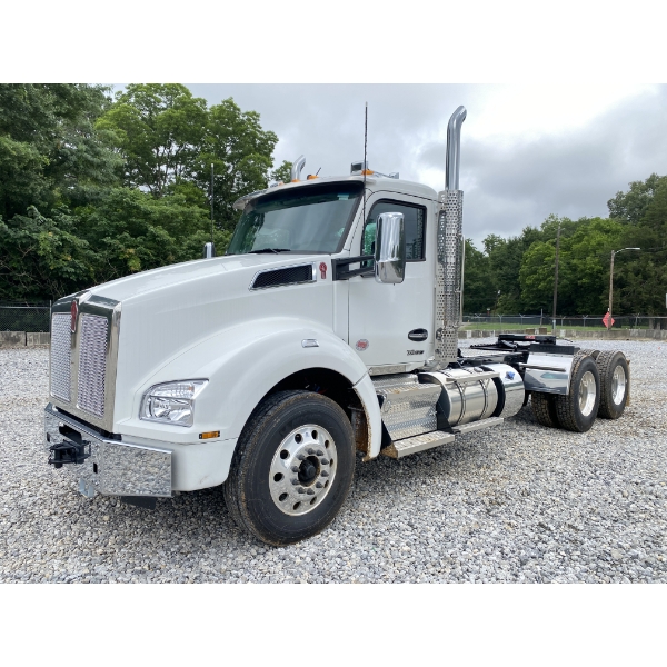 2026 KENWORTH T880 Day Cab Truck