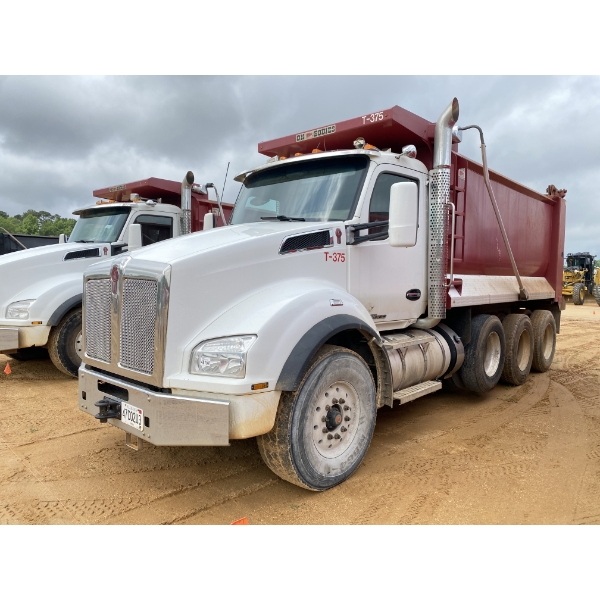 2019 KENWORTH T880 Dump Truck