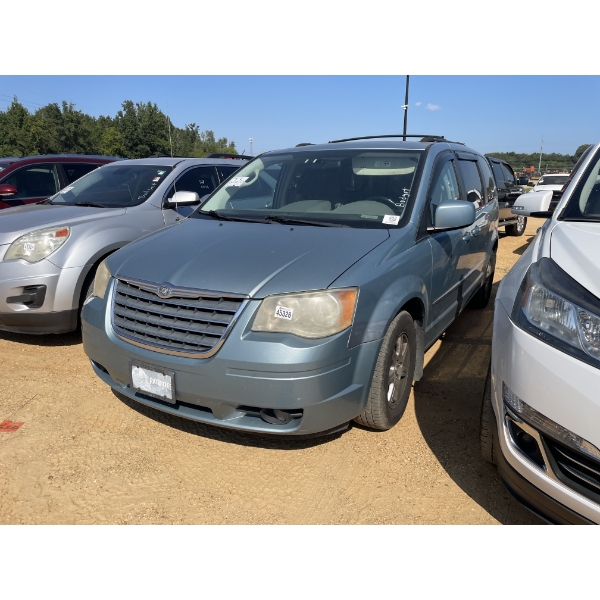 2010 CRYSLER TOWN & COUNTRY TOURING Passenger Van