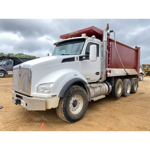 2019 KENWORTH T800 Dump Truck