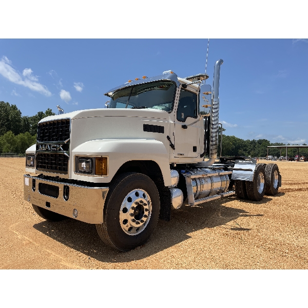 2024 MACK PI64T Day Cab Truck