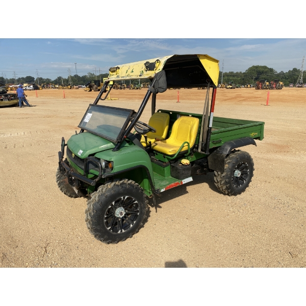 JOHN DEERE GATOR UTV