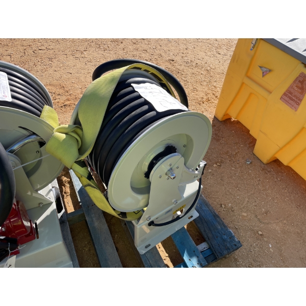 FUEL PUMP W/METER, HOSE & NOZZLE, 120V DC POWERED