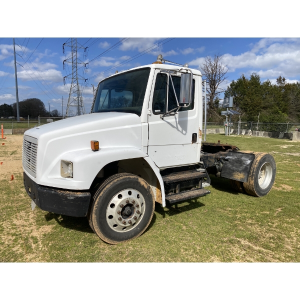 2001 FREIGHTLINER FL70 Day Cab Truck