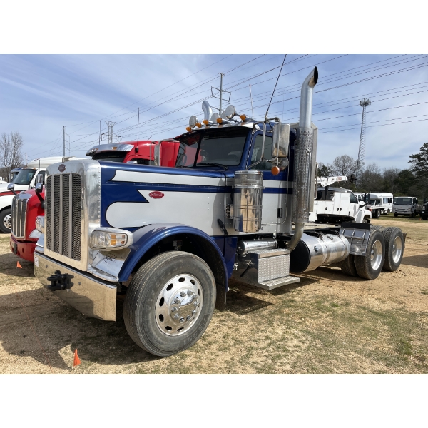2019 PETERBILT 389 Day Cab Truck