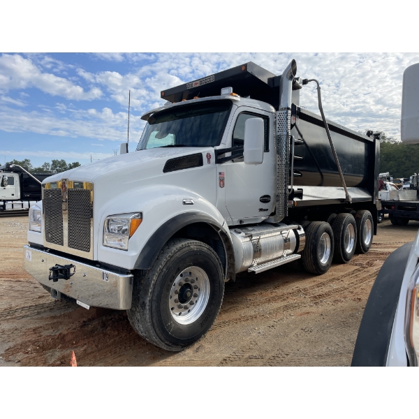 2023 KENWORTH T880S Dump Truck