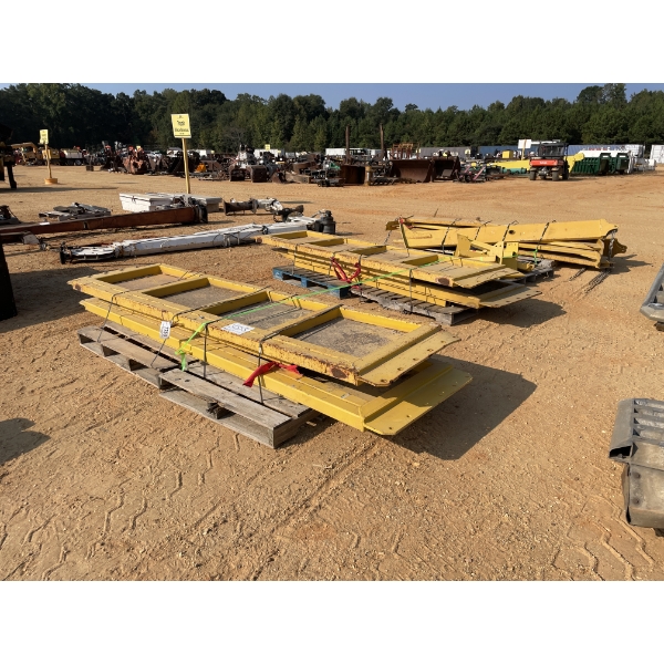 OFF ROAD DUMP TRUCK TAILGATE, 4 pallets