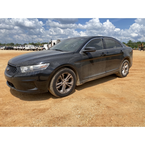 2015 FORD TAURUS Automobile