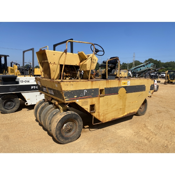 1996 CAT PS130 PNEUMATIC Roller