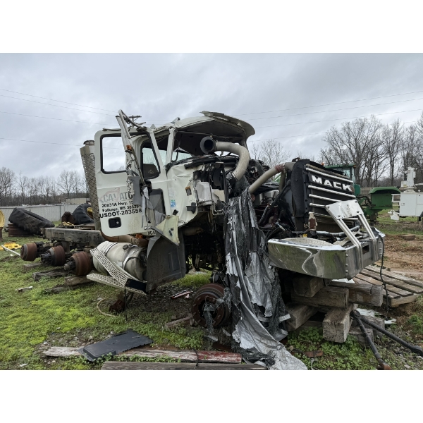 2007 MACK CTP713B Cab and Chassis Truck