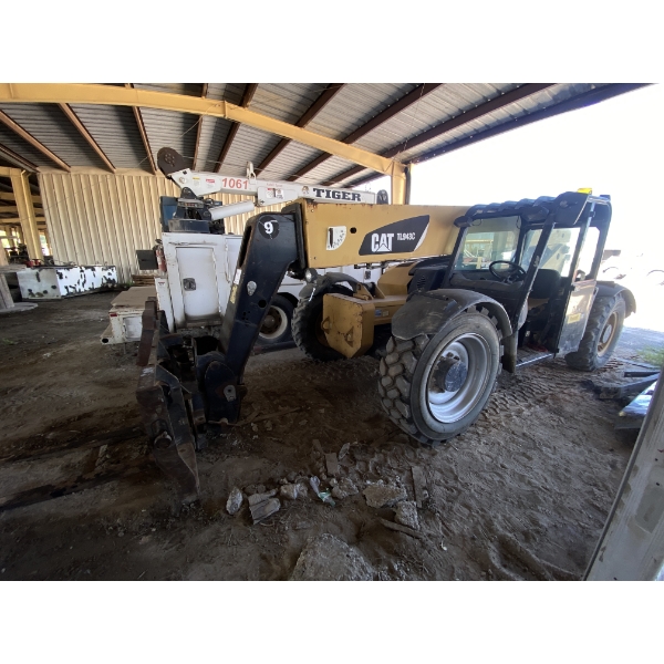 2012 CAT TL943C Forklift - Telehandler