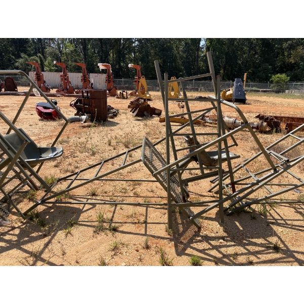 LADDER DEER STAND SINGLE SEAT, APPROX 12'
