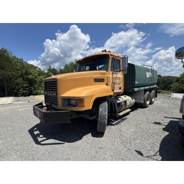1991 MACK CH613 Water Truck