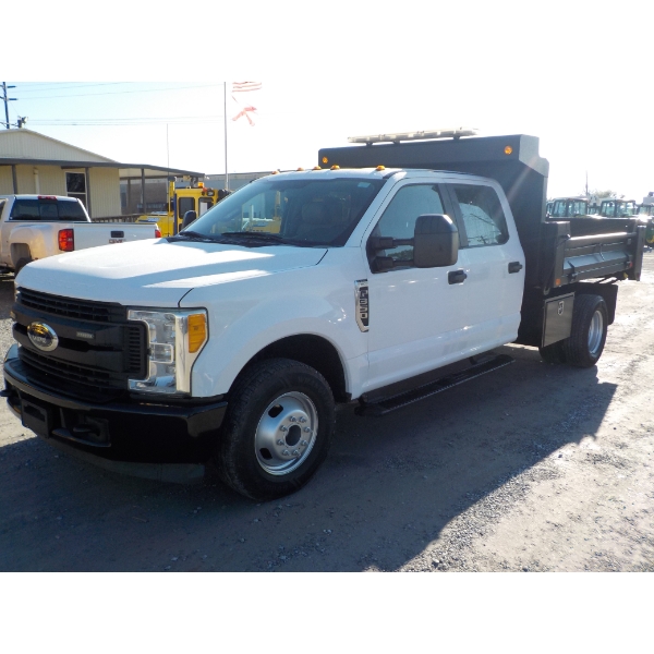2017 FORD F350 XL Flatbed Dump Truck