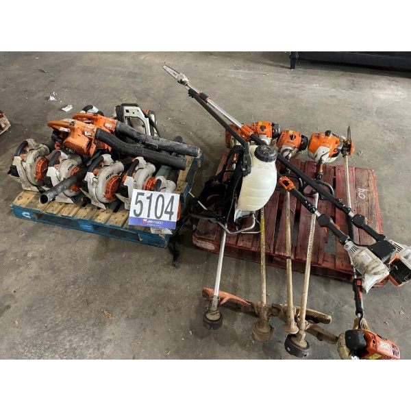 LANDSCAPE TRIMMERS & BLOWERS