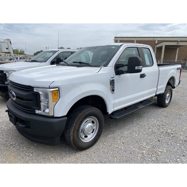 2017 FORD F250 XL Pickup Truck