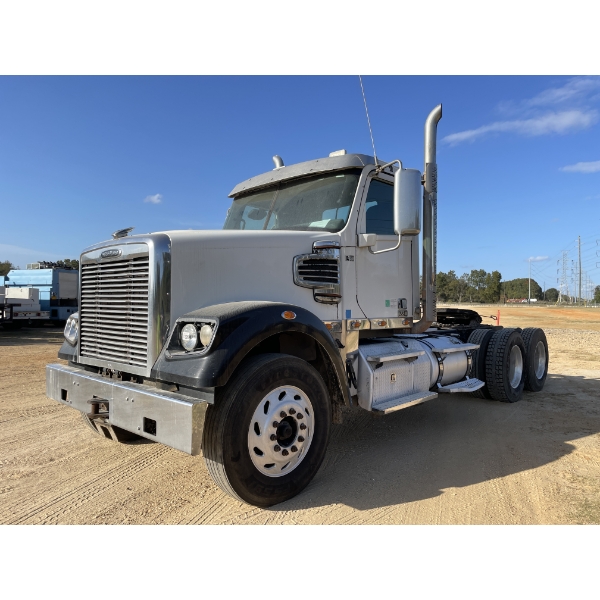 2015 FREIGHTLINER CORONADO 122 SD Day Cab Truck