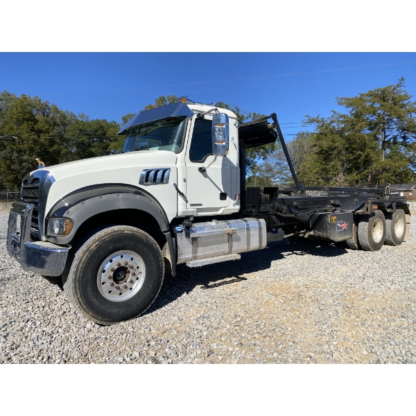2021 MACK GR104F Roll Off Truck