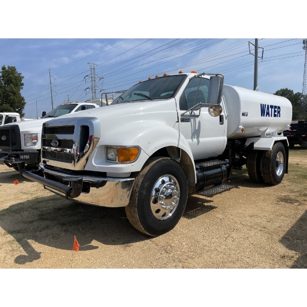 2015 FORD F750 Water Truck