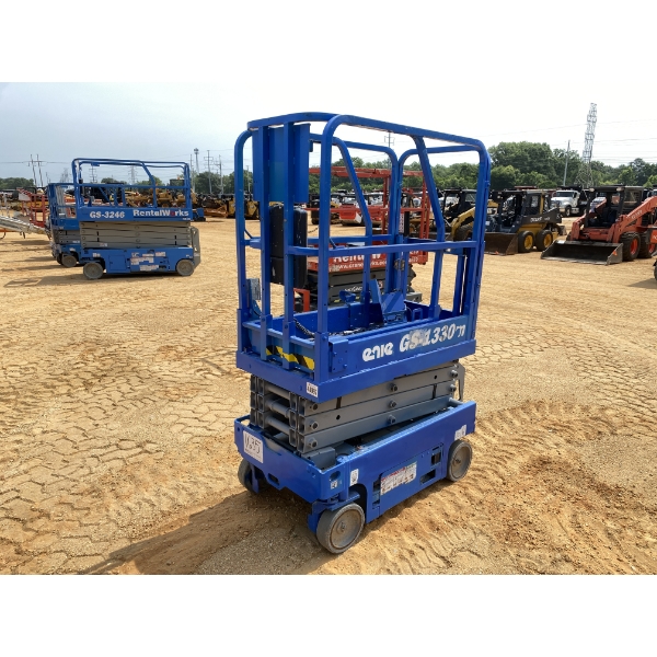 2019 GENIE GS-1330M Scissor Lift