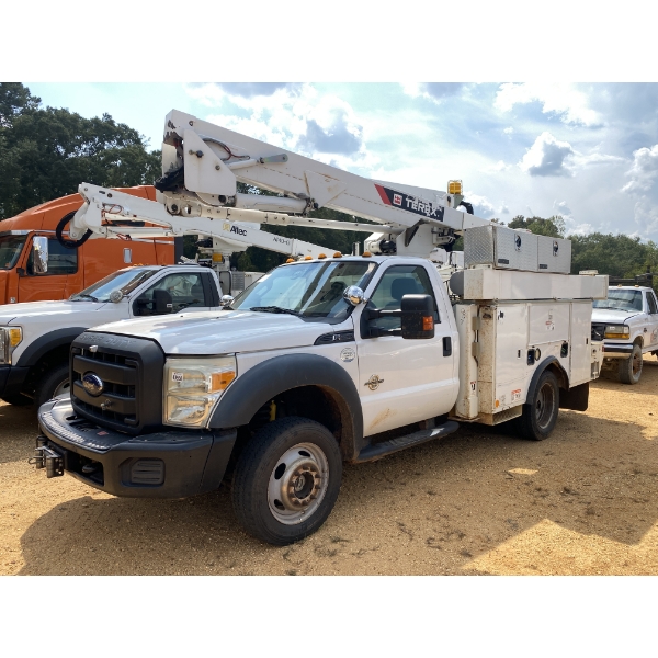 2013 FORD F550 XL Bucket Truck