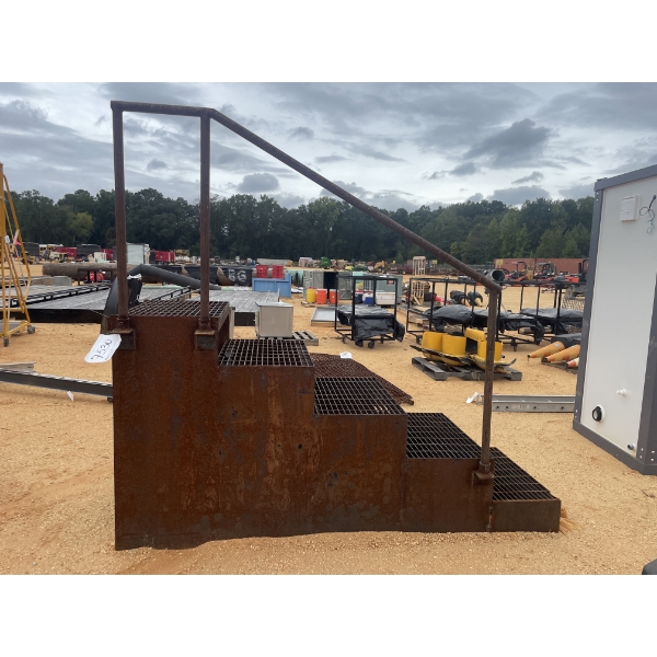 STEEL STEP, 5 TREADS, 4"H X 32"W X 8' L