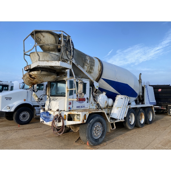 2014 PHEONIX  Concrete Mixer / Pump Truck
