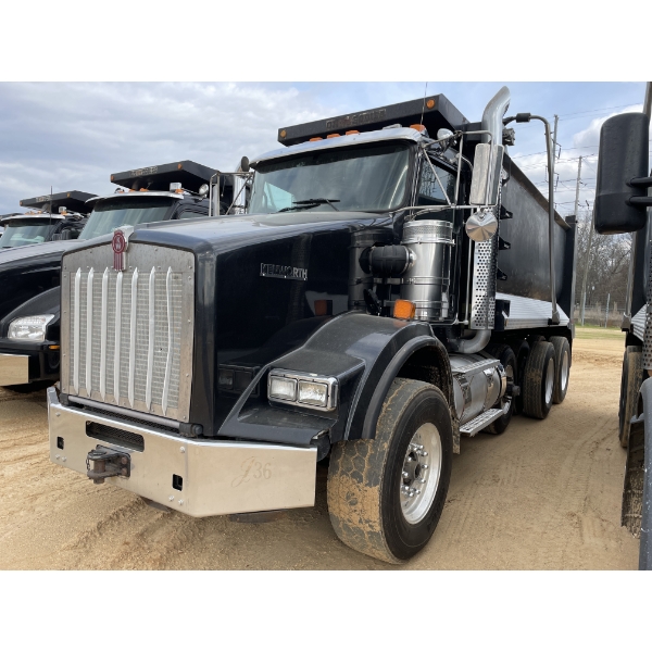 2016 KENWORTH T800 Dump Truck