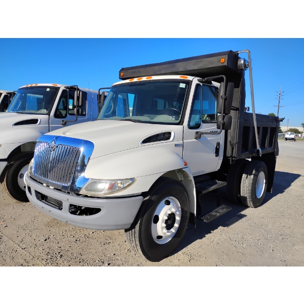 2009 INTERNATIONAL DURASTAR 4300 Dump Truck
