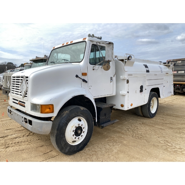 1990 INTERNATIONAL 7100 Gas / Fuel Truck