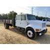 Image 4 : 2000 INTERNATIONAL 4900 Flatbed Truck