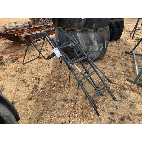 15' LADDER STAND