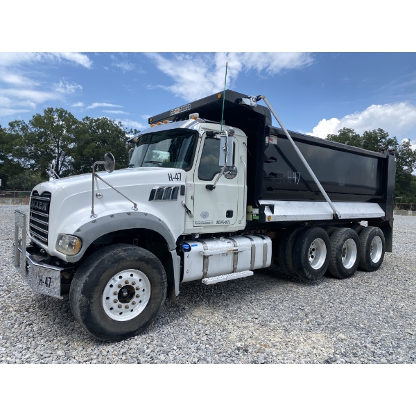 2016 MACK GU713 Dump Truck
