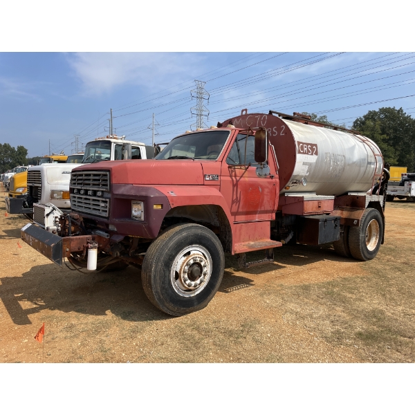1993 FORD F700 Asphalt Distributor Truck