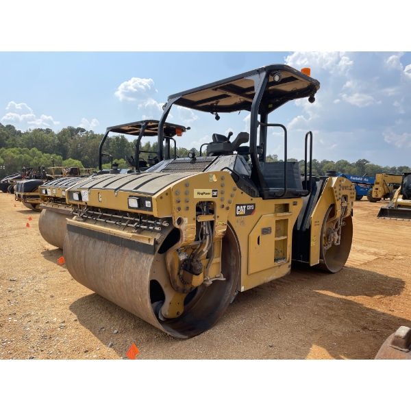 2020 CAT CB13 Roller